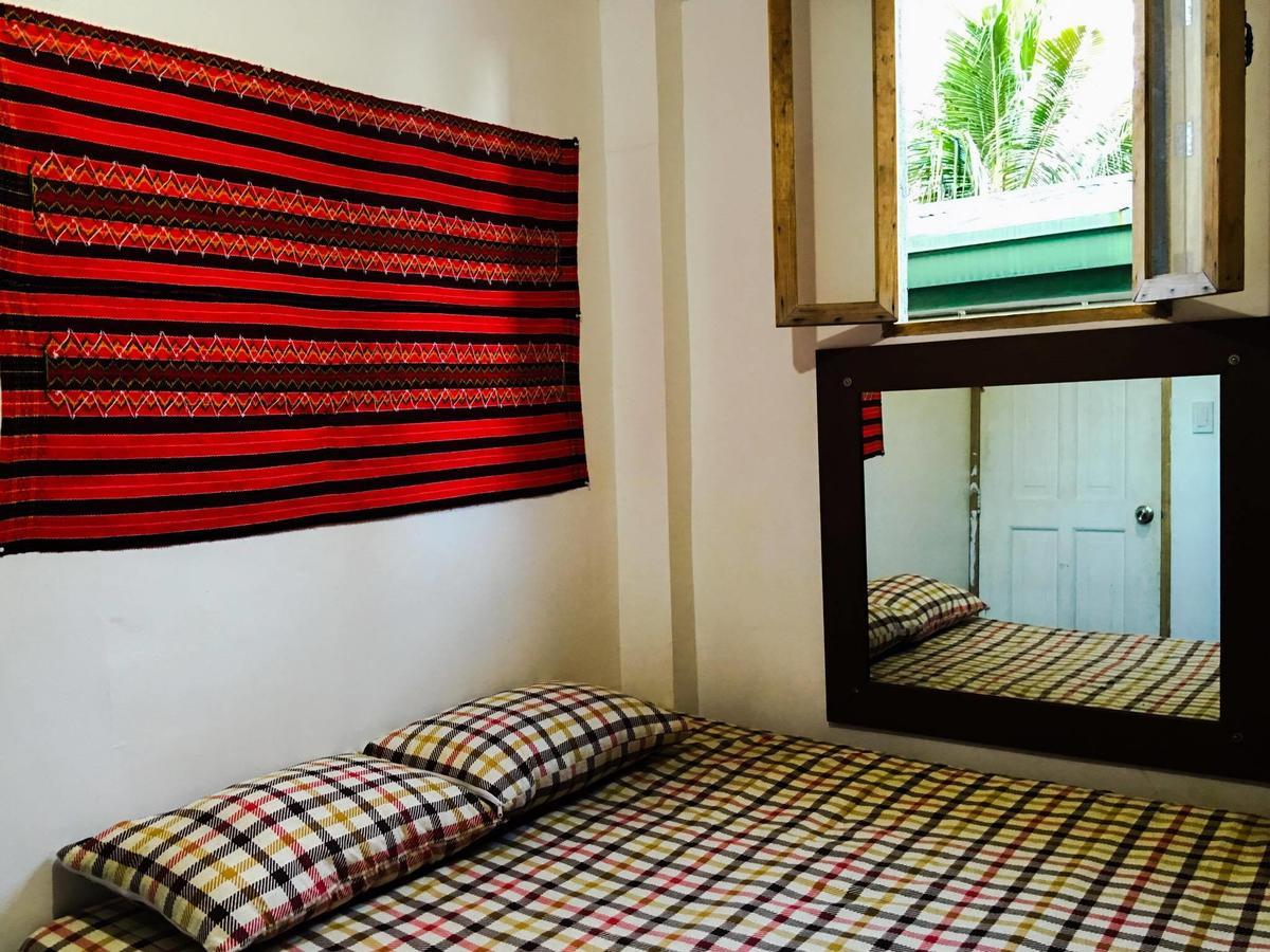 Humble Hut Hostel Manila Exteriör bild