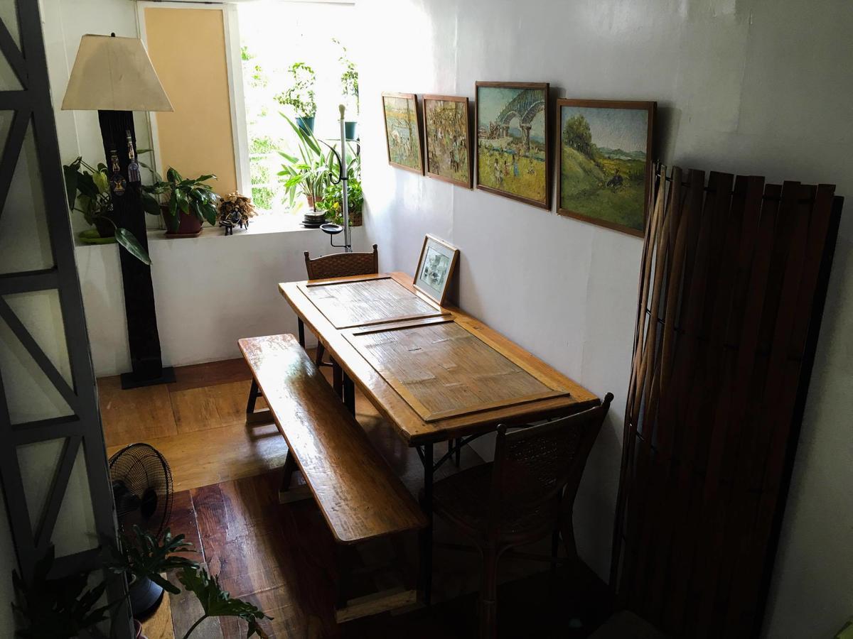 Humble Hut Hostel Manila Exteriör bild