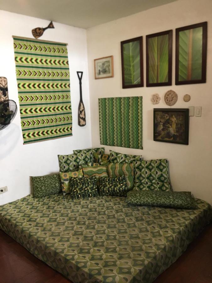 Humble Hut Hostel Manila Exteriör bild